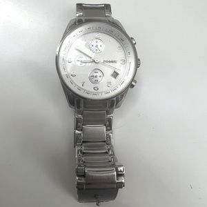 Fossil Silver Watch.  Needs battery.  Good condition with a few minor scratches